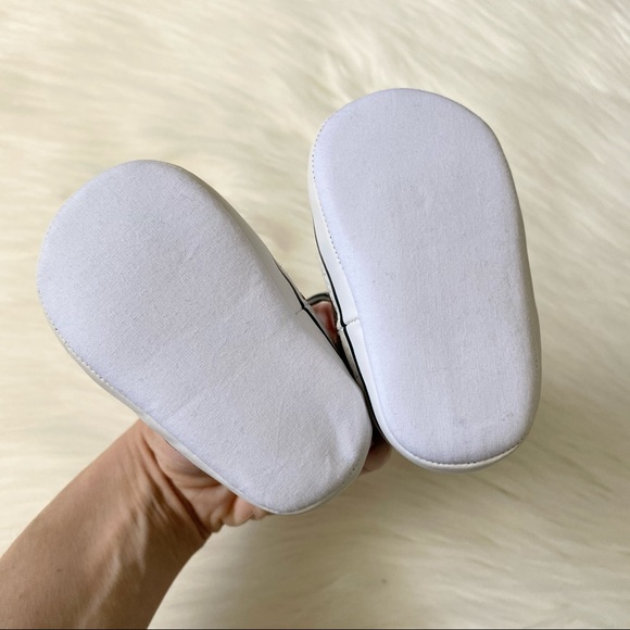 (❤️3/$30) Very cute baby shoes - Picture 6 of 7